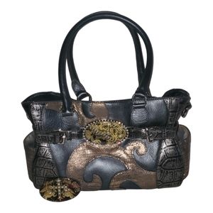 Debbie Brooks Snake Day Convertible handbag get and silver with 2 Magnafabs